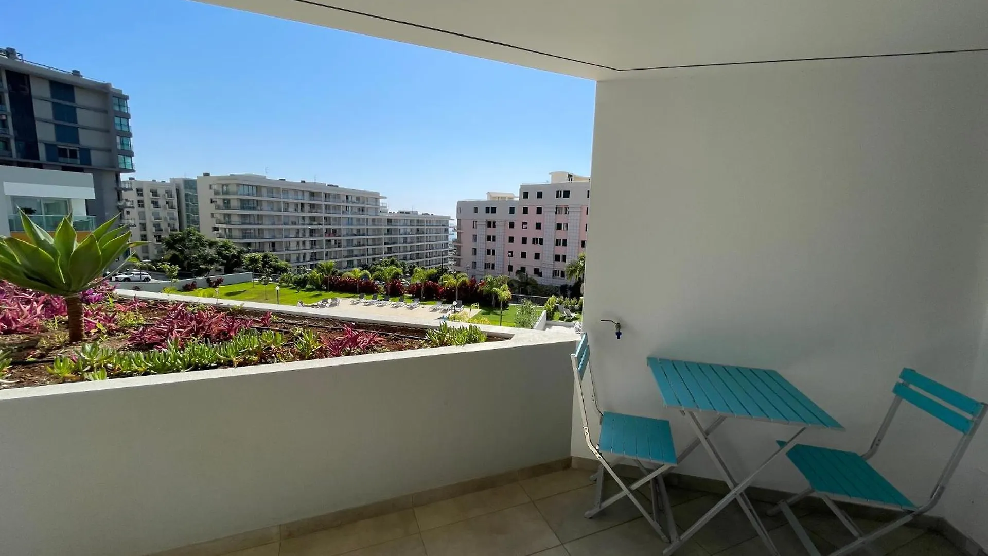 Pool View Apartment Funchal   Funchal (Madeira)