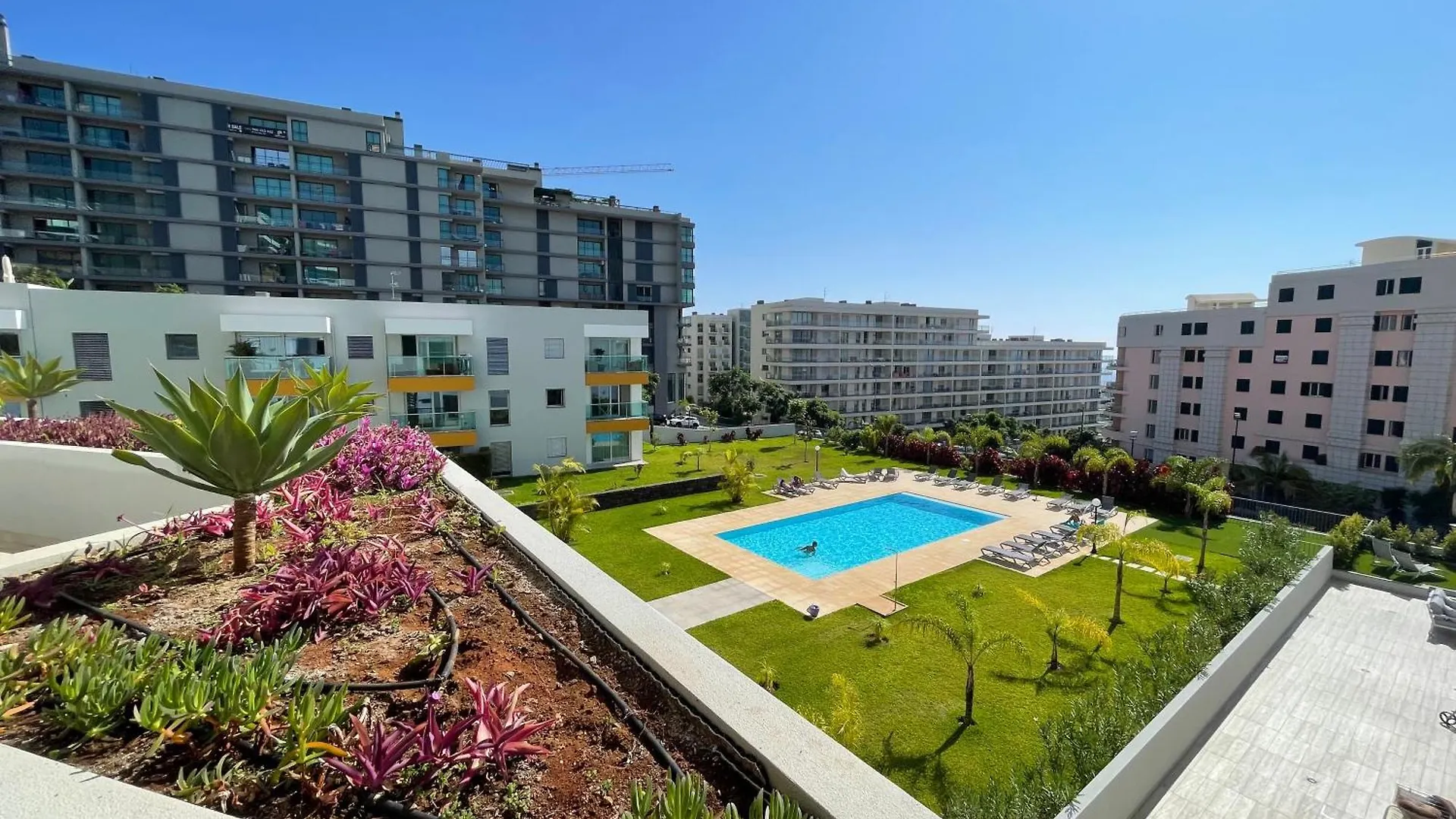 Pool View Apartment Funchal   Funchal (Madeira)